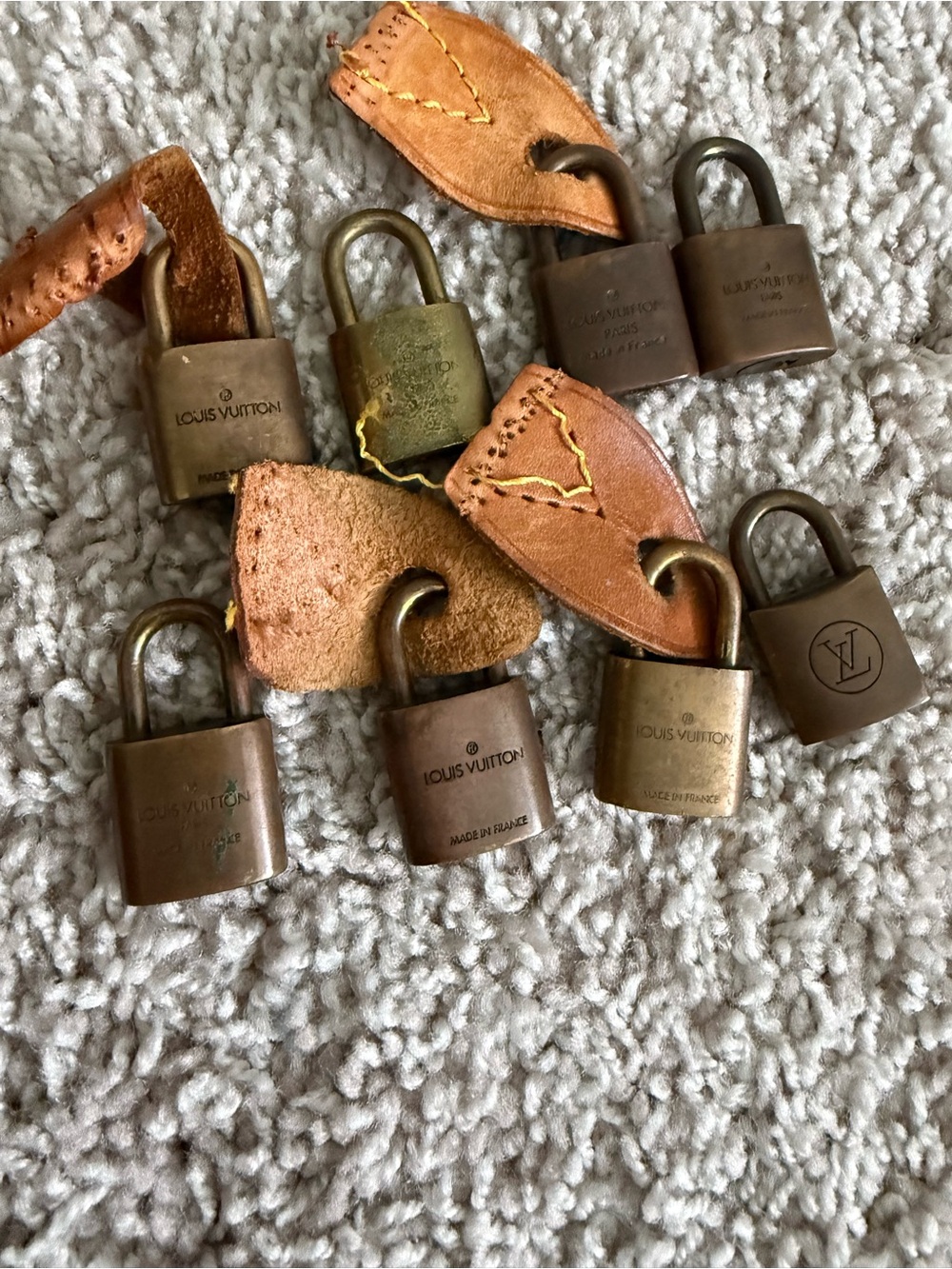 Louis Vuitton lock ( no key )